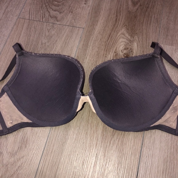 Victoria’s Secret Push Up Bra - Picture 3 of 4